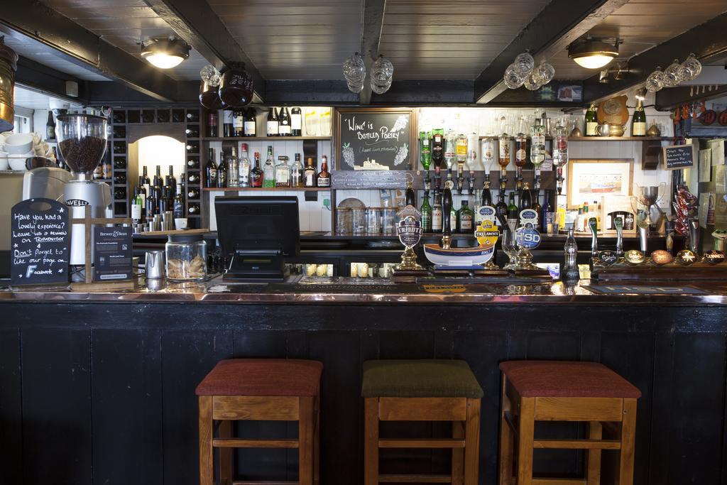 The Ship Inn Пензанс Экстерьер фото